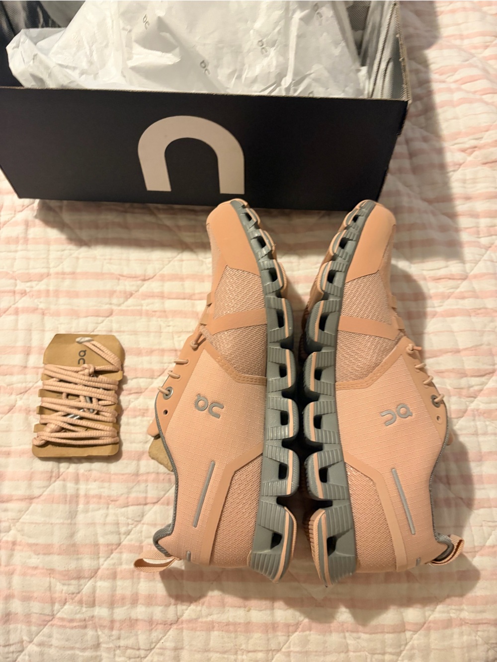 NWB ON RUNNING RARE WATERPROOF SHOES